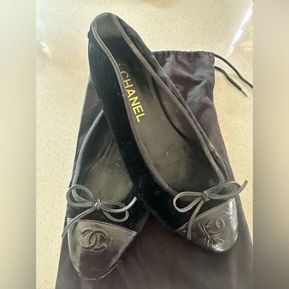 CHANEL Black Velvet Ballet Flats Size 38 - Picture 1 of 7